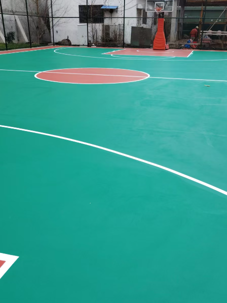 丘北 球场长期使用易出现地面开裂
